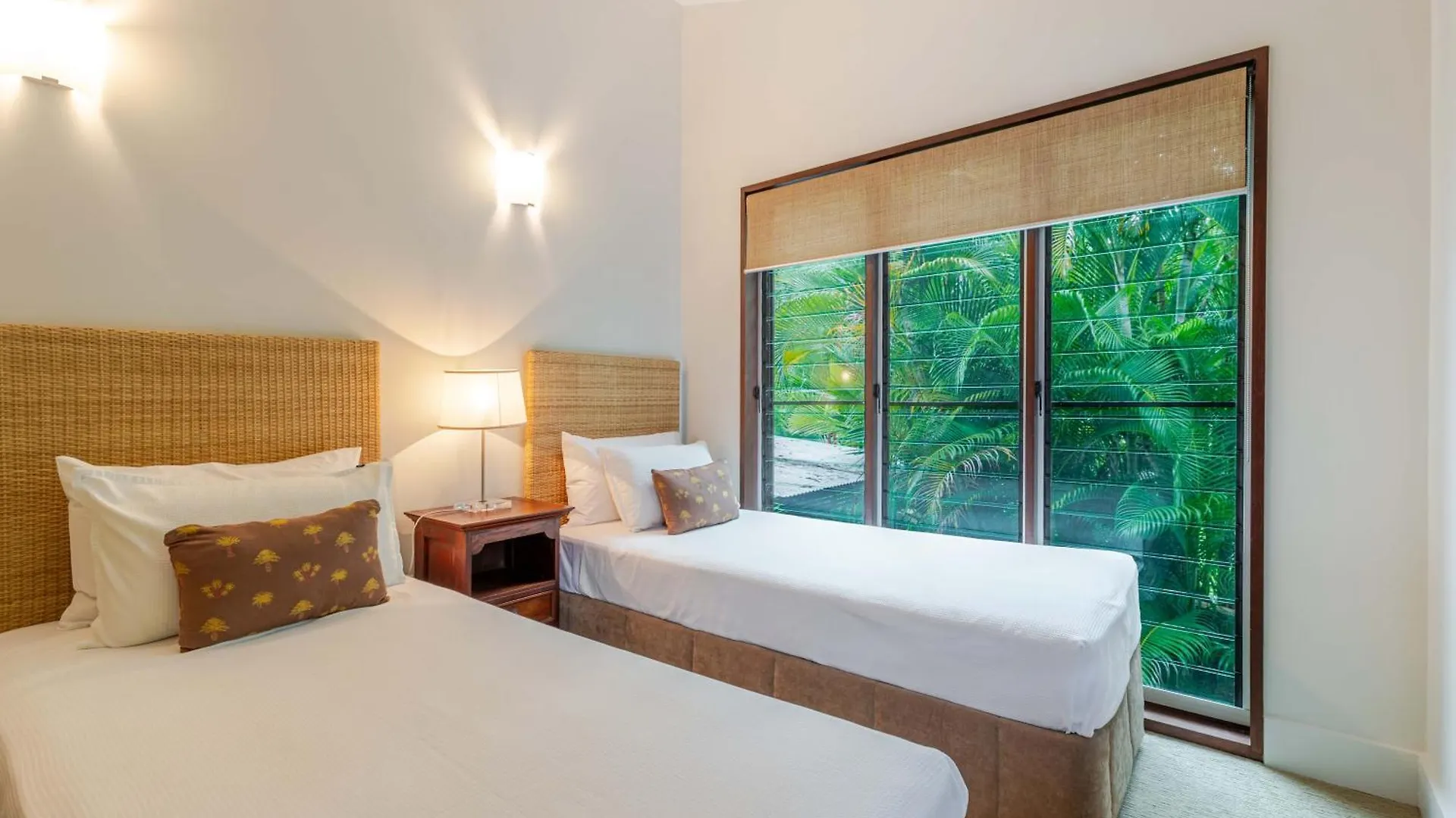 Leilani Tiare - Stylish Villa On Four Mile Beach Port Douglas 0*,  Australia