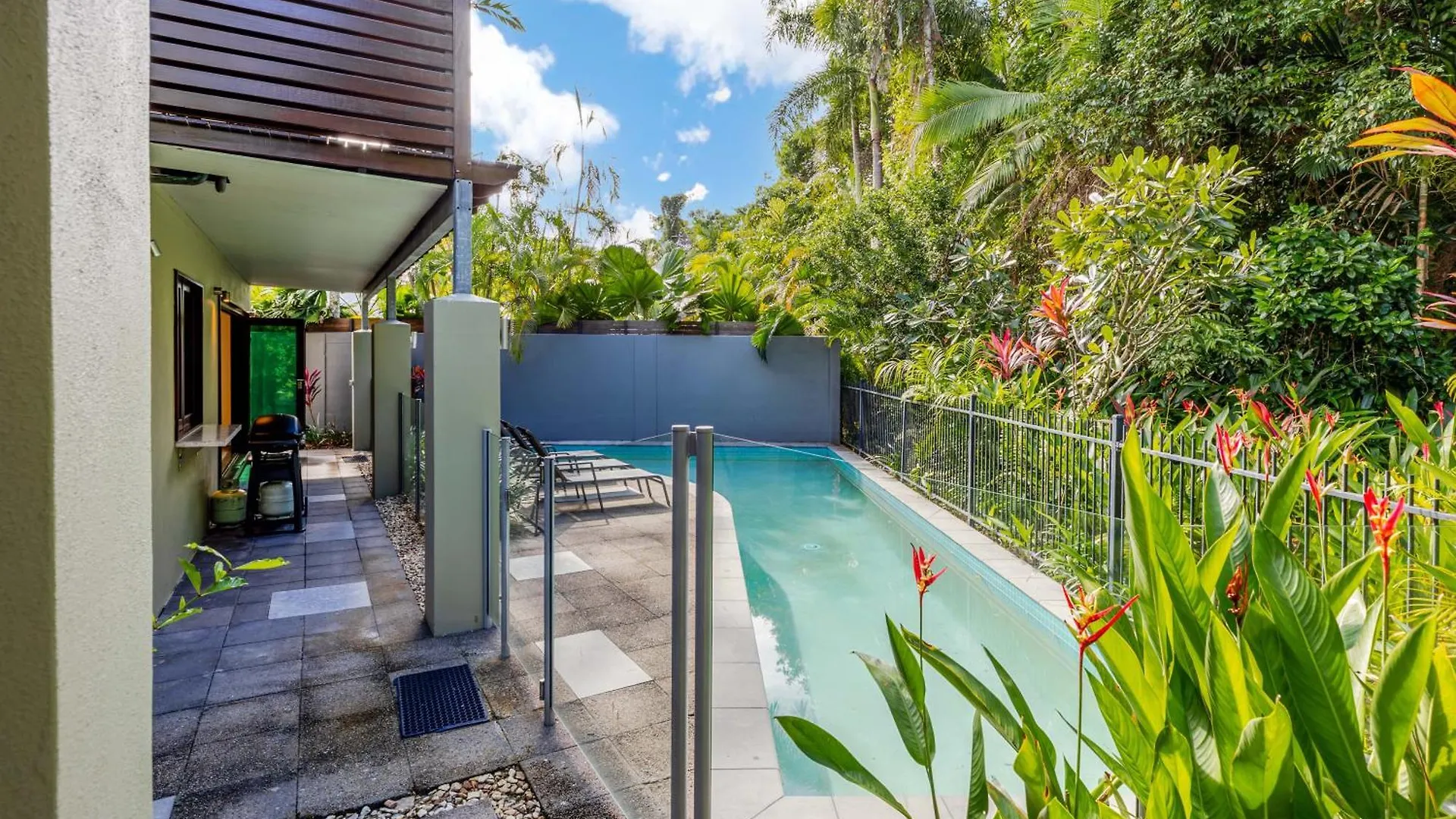 Vakantiehuis Leilani Tiare - Stylish Villa On Four Mile Beach Port Douglas Australië