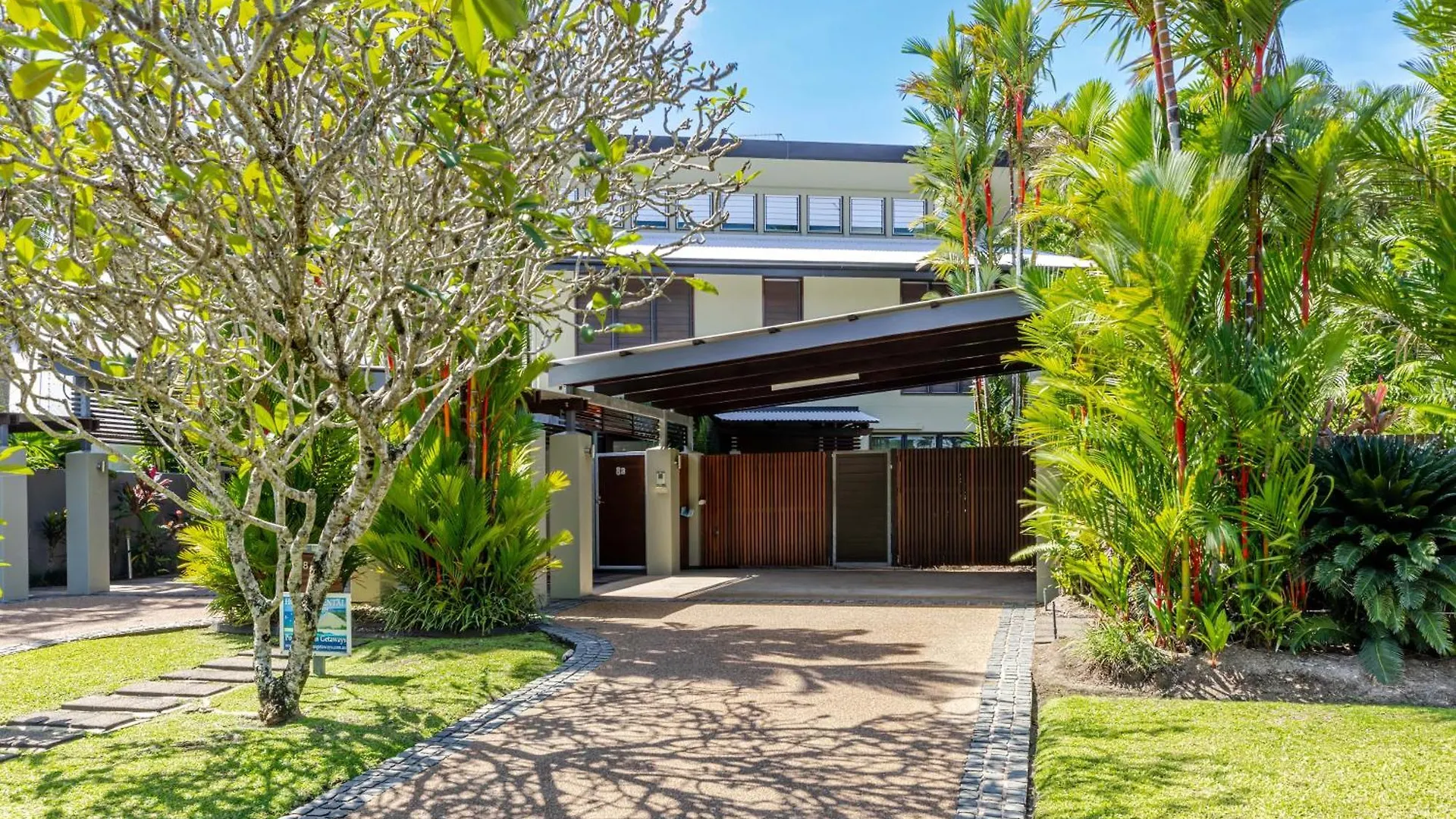 Vakantiehuis Leilani Tiare - Stylish Villa On Four Mile Beach Port Douglas